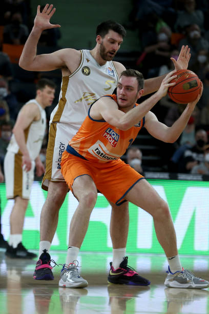 给对手创造 给对手创造